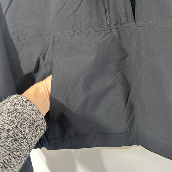 NWT GAP WIND BREAKER TOP HALF ZIPPER FRONT POCKETS ELASTIC WAIST LINE SIZE SMALL - Picture 7 of 9